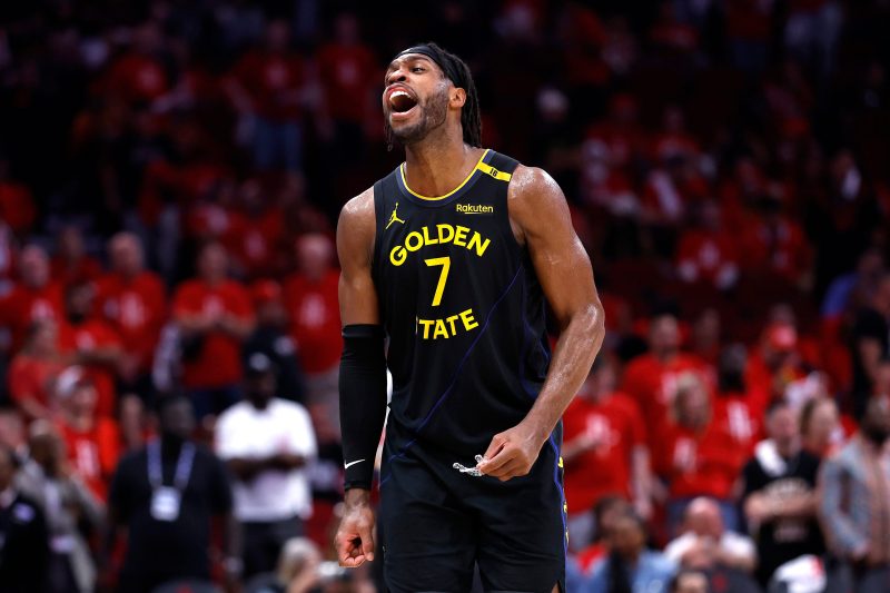 Wardrobe malfunction: Warriors guard wears wrong shorts in Game 1