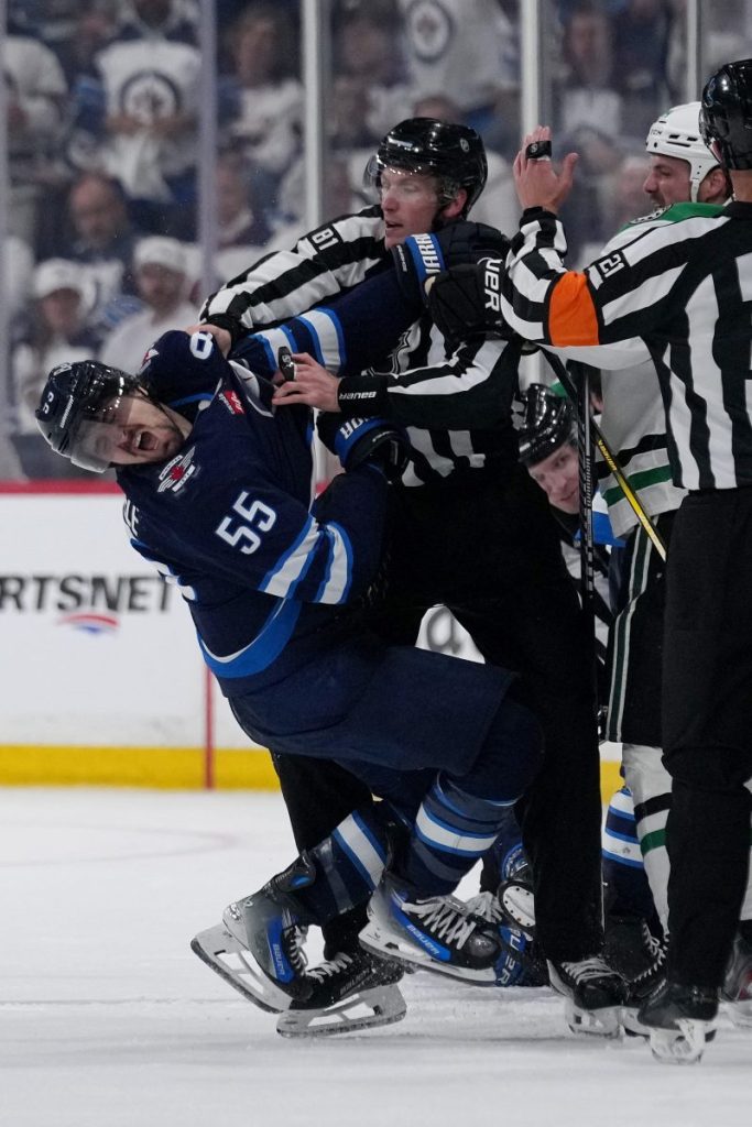 Watch: Stars captain sucker punches Jets star in Game 5 loss