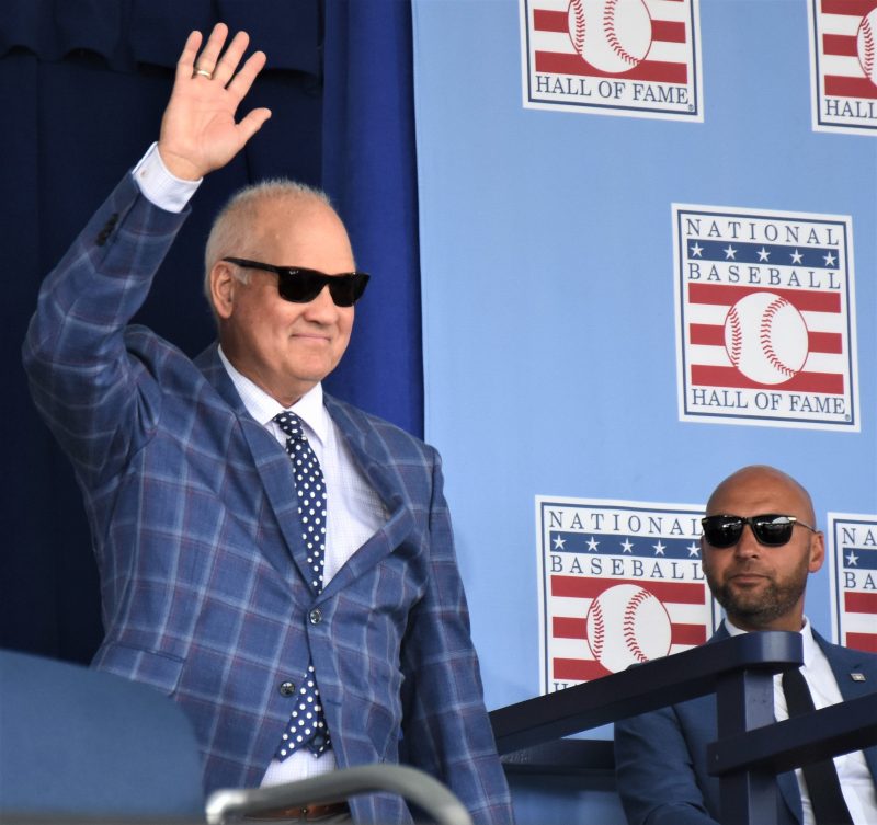 Reactions to death of Hall of Famer Ryne Sandberg