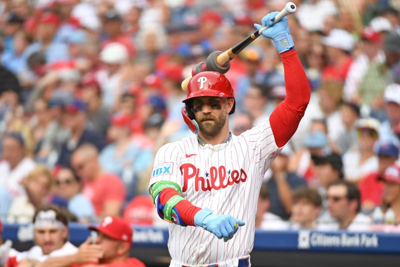 Report: Bryce Harper cusses out MLB commissioner during meeting