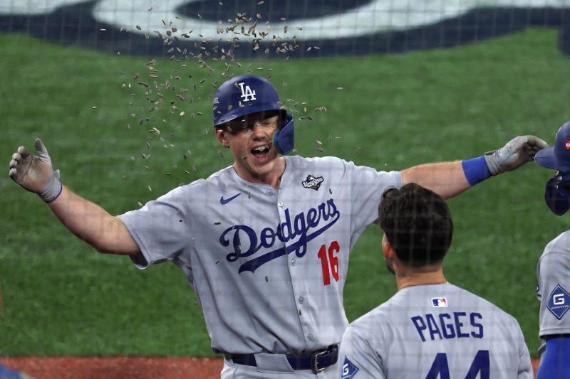 Dodgers strike back to even World Series in Toronto on late home runs
