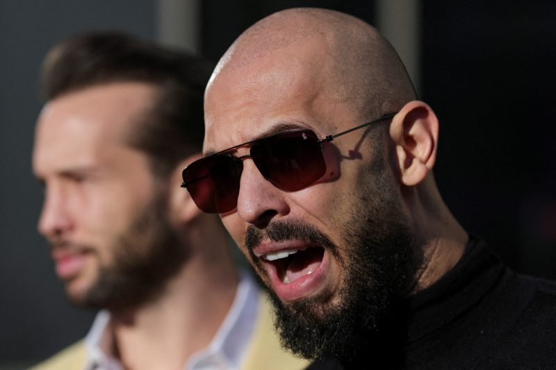 Controversial right-wing figure with Trump ties to make boxing debut