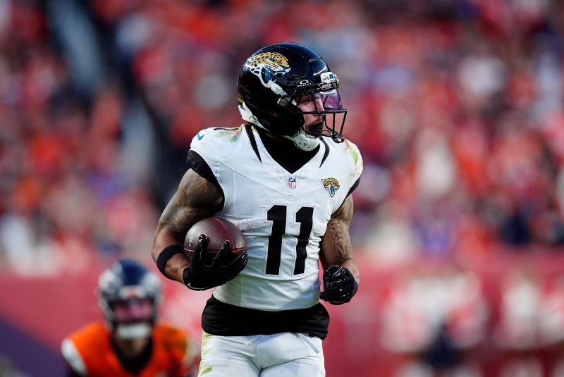 Here are 16 players to start or sit for fantasy football Week 17